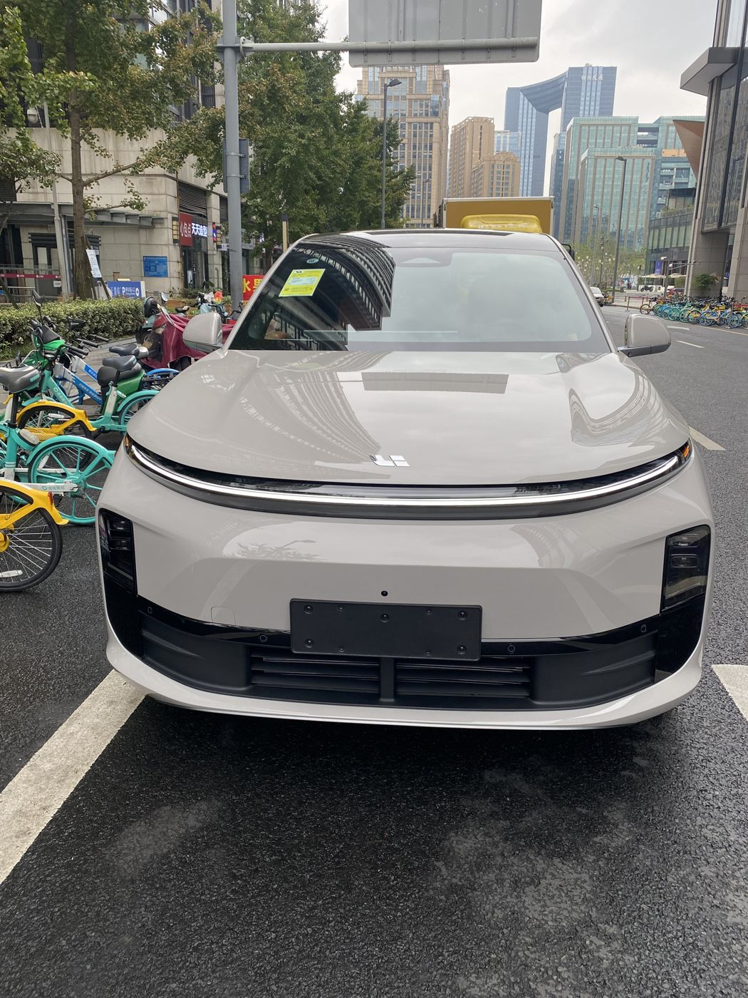Z6人生就是博 MEGA 高压纯电 MPV
